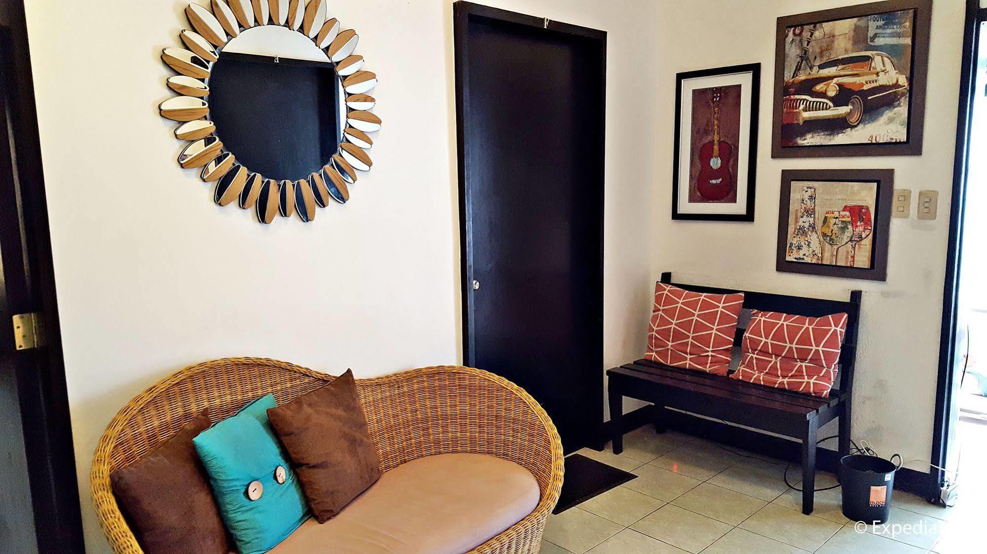 Tagaytay Garden Budgetel - City Center Tagaytay City Exterior photo